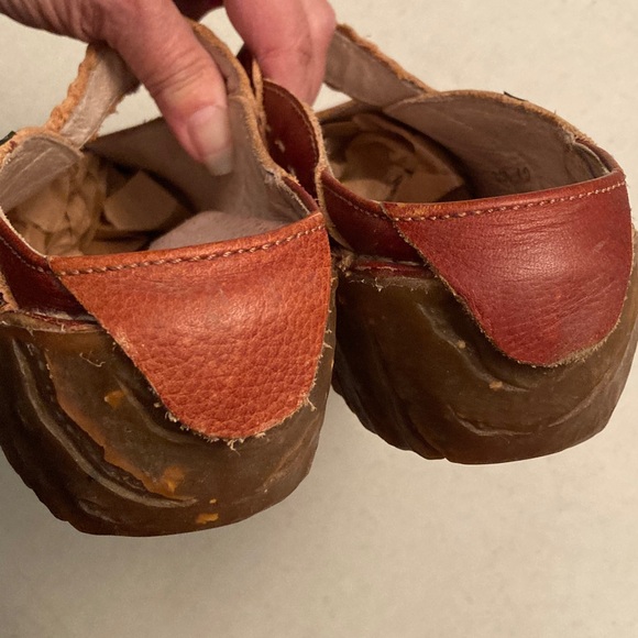 El Naturalista Brown Leather Mules with White Stitching - Picture 8 of 8